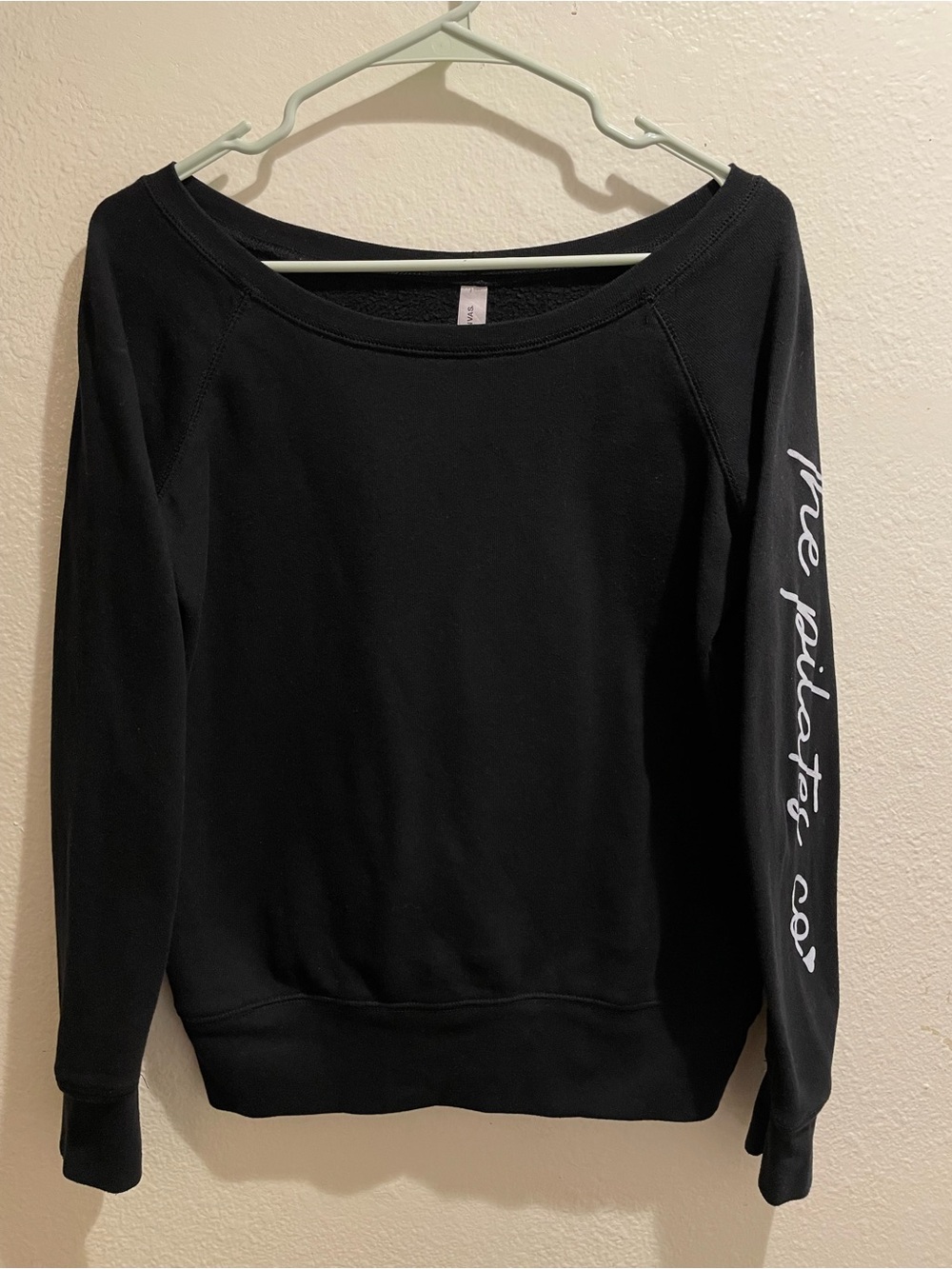 ✨ Bella Canvas x The Pilates Co. ❤️Wide Neck Slouchy Fleece Sweatshirt Black M